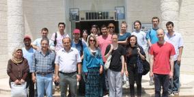 وفد طلابي اجنبي يزور محافظة سلفيت ويطلع على اوضاعها