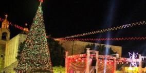 الحمد الله يضيء شجرة الميلاد في ساحة المهد