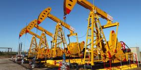 النفط يتعافى من أضعف مستوى في 27 شهرا مع ضعف الدولار