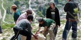 مستوطنون يحاولون خطف طفل في منطقة عرب الكعابنة جنوب الخليل