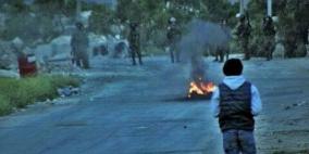 اقتحام سلواد واستهداف للمنازل ومركبات بالرصاص والغاز