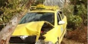 اصابة مواطن اثر اصطدام مركبته بشجرة في طولكوم