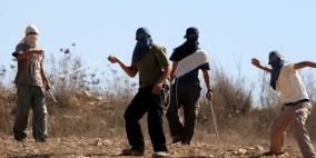 مستوطنون يرشقون بالحجارة سيارات مواطنين غرب بيت لحم