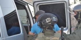 الاحتلال يعتقل ثلاثة مواطنين بينهم جريح من طولكرم