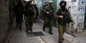 قوات الاحتلال تعتقل مواطنين من مخيم بلاطة