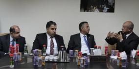 غرفة تجارة وصناعة الخليل تبحث سبل التعاون المشترك مع السفير الأردني