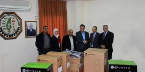 بنك القدس يتبرع بأجهزة ومعدات مكتبية للاتحاد العام لنقابات عمال فلسطين