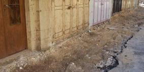 بلدية طولكرم تباشر بتنفيذ مشروع إعادة تأهيل طرق داخلية وإنشاء أرصفة في عدة مناطق بطولكرم