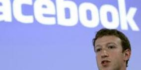 مؤسس فيسبوك يتعهد بعدم بيع أسهمه لتعزيز ثقة المستثمرين في الشركة