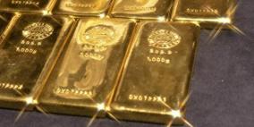الذهب يقترب من أدنى مستوياته في 4 شهور