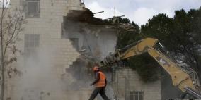 الخليل: الاحتلال يهدم منزل زياد عواد المتهم بقتل ضابط في الشرطة الاسرائيلية