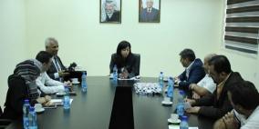 تجارة المواد الغذائية في الخليل تعقد اجتماعا مع وزير الاقتصاد الوطني عبير عودة