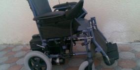 توزيع سبعة كراس كهربائية لذوي الاحتياجات الخاصة في نابلس