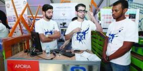 طلبة بالإمارات يخترعون نظارة تحوّل الكتابة إلى صوت