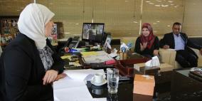 غنام تستقبل مديرة اتحاد لجان المرأة وتناقش مشروع إعالة الأسر الفقيرة