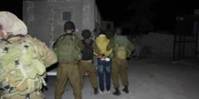 الخليل: الاحتلال يعتقل مواطنًا من بلدة بيت أمر