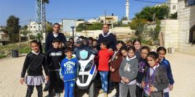 الشرطة تنظم يوما ترفيهيا لطلاب مدرسة الثغرة الاساسية في طوباس