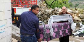 الفارس تسلم اثاث منزل كامل لاسرة محتاجة في الخليل