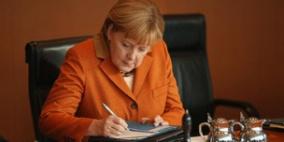 ميركل تحذر الالمان من صعوبات اقتصادية مقبلة