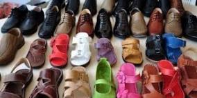 وزارة الاقتصاد تصادر كمية من الأحذية المقلدة في الخليل