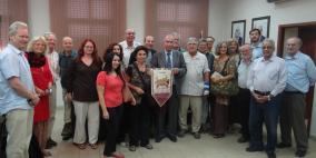 رئيس بلدية الخليل يلتقى وفد اكاديميا غربيا رفيع المستوى