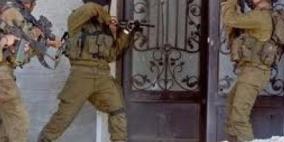 الخليل: الاحتلال يعتقل اربعة مواطنين بينهم امرأة