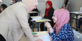 غنام تقوم بجولة على عدد من قاعات الثانوية العامة