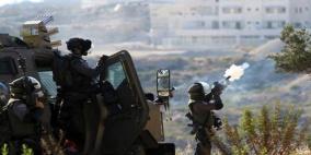 الاحتلال يطلق قنابل الغاز داخل جامعة البوليتكنك بالخليل