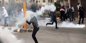 إصابة مواطنين بالرصاص الحي والعشرات بالاختناق بمواجهات في الخليل