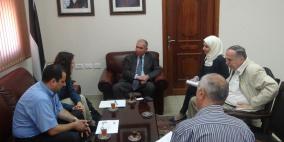 بلدية  الخليل و التعاون الالماني يتفقان على تنفيذ مشروع الطاقة البديلة