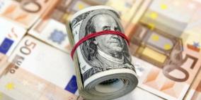 مخاوف احتمال فوز ترامب تهوي بالدولار