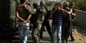 الاحتلال يعتقل ثلاثة مواطنين من بيت عوا