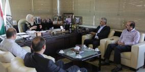 غنام تلتقي خبراء في تنمية القدرات والتخطيط الاستراتيجي لتطوير خطة عمل المحافظة