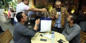 "ع كيفك" من مطعم "كاسبر اند جمبينز" وعدة هدايا من مسروجي وشوكولاتة الحجاز