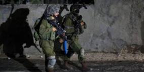 بالأسماء..اعتقال 13 مواطناً من الضفة