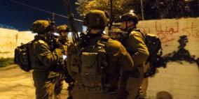 اعتقالات تطال 16 مواطنا في الضفة 