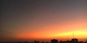 ما سبب احمرار السماء بفلسطين مساء؟