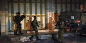 الاحتلال يغلق المحال التجارية بالبلدة القديمة في الخليل لتأمين اقتحام نتنياهو