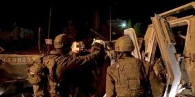 الاحتلال يعتقل 17 مواطنا من الضفة بينهم أب وابنته