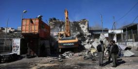  الاحتلال يهدم محلا تجاريا في القدس 