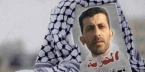 الأسير سامي جنازرة يعلق إضرابه المفتوح عن الطعام