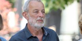 أستاذ مسرح يغتصب 5 من طالباته