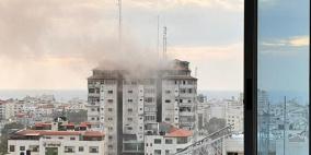 شاهد: الاحتلال يدمّر برج فلسطين وسط مدينة غزة