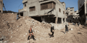 الاحتلال يحرق منازل بمخيم نور شمس ويواصل عمليات الهدم في طولكرم
