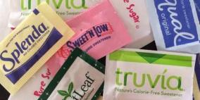 قد تضر الكبد.. دراسة حديثة تشكك في أمان المُحلّيات