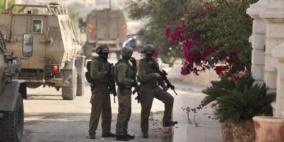 الاحتلال يعتقل مسنا (80 عاما) من بيت أمر شمال الخليل