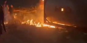 مستوطنون يضرمون النار في مركبتين شرق قلقيلية