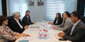 رئيس سلطة المياه يبحث مع وفد فرنسي المشاريع الاستراتيجية والتحديات التي تواجه قطاع المياه