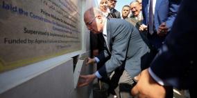 رئيس الوزراء يضع حجر الأساس لمشروع نقاط الربط لنظام تزويد المياه بالجملة في عابود