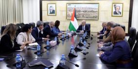 رئيس الوزراء يطلع وفداً برلمانياً إيطالياً على آخر التطورات السياسية والميدانية